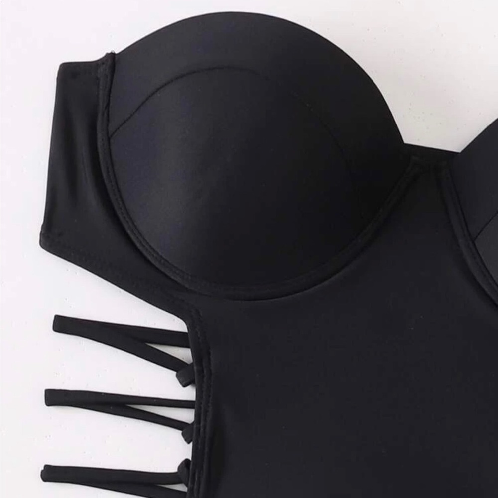 Strappy black corset style bikini - Picture 6 of 7